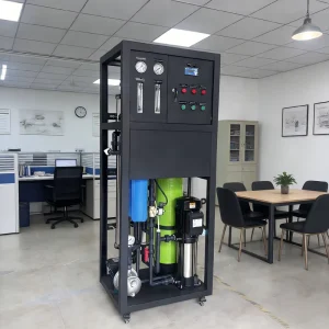 0.25 T/H Reverse Osmosis Water Treatment Equipment with Pump, Motor, Engine and PLC