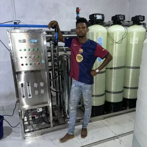 Complete 500LPH to 2000LPH Water Sachet Production Equipment 200 H Capacity Water Filtration Machine PLC Engine Core Components