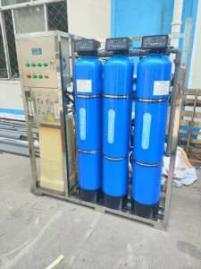 High Efficiency 500LPH Reverse Osmosis System with 3-Stage Pretreatment Filter Tank for Drinking Water Production Line