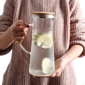 Modern Transparent 1.5L Borosilicate Glass Water Pitcher with Wooden Lid Stainless Steel Filter for Cold Brew Tea Fruit Infusion