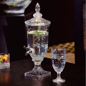 Popular Vintage European Style 2L Transparent Glass Juice Dispenser with Plastic Tap for Bar Use Large Capacity