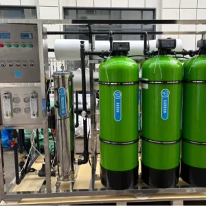 Reverse Osmosis System 2TPH SS304 Automatic Water Purification Equipment for Food Beverage Industry High Desalination Rate